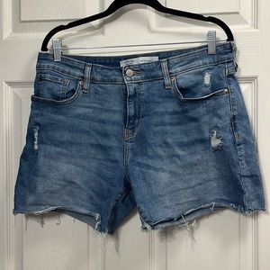 Levi’s mid rise denim shorts